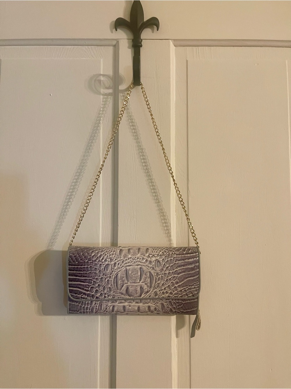 Gaofan leather Croc-Embossed Gold Chain Shoulder Bag.  Very elegant!